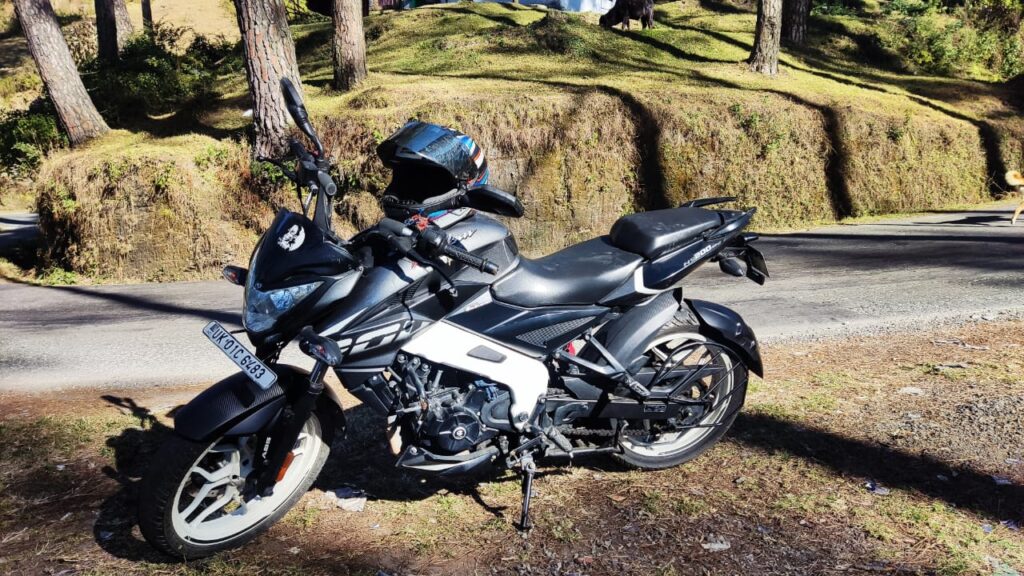Pulsar NS 200 Bike for Sale in Ranikhet – Showroom Condition – Price Negotiable